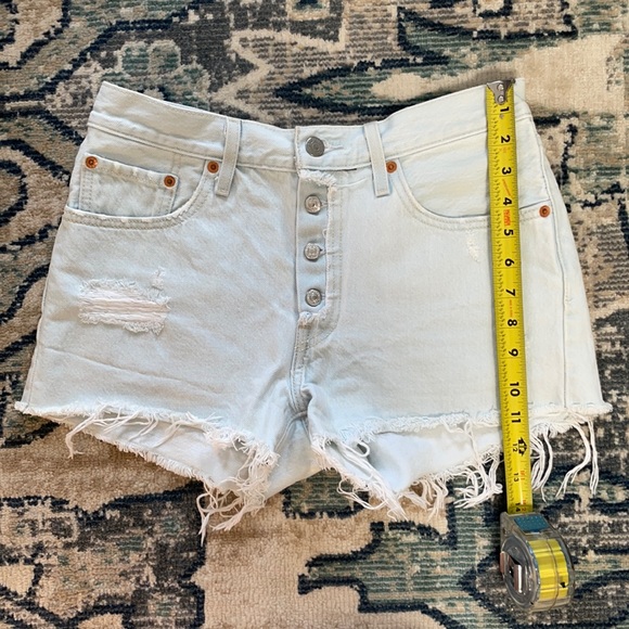 Levi’s 501 cutoff denim shorts - Picture 1 of 4
